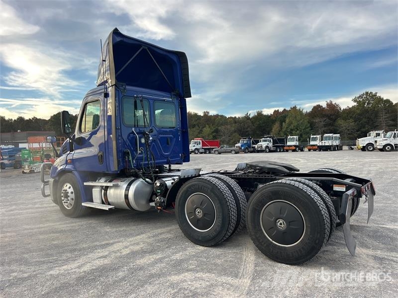 Freightliner Cascadia 113 Camiones tractor