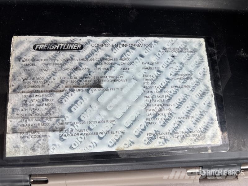 Freightliner Cascadia 113 Camiones portavehículos