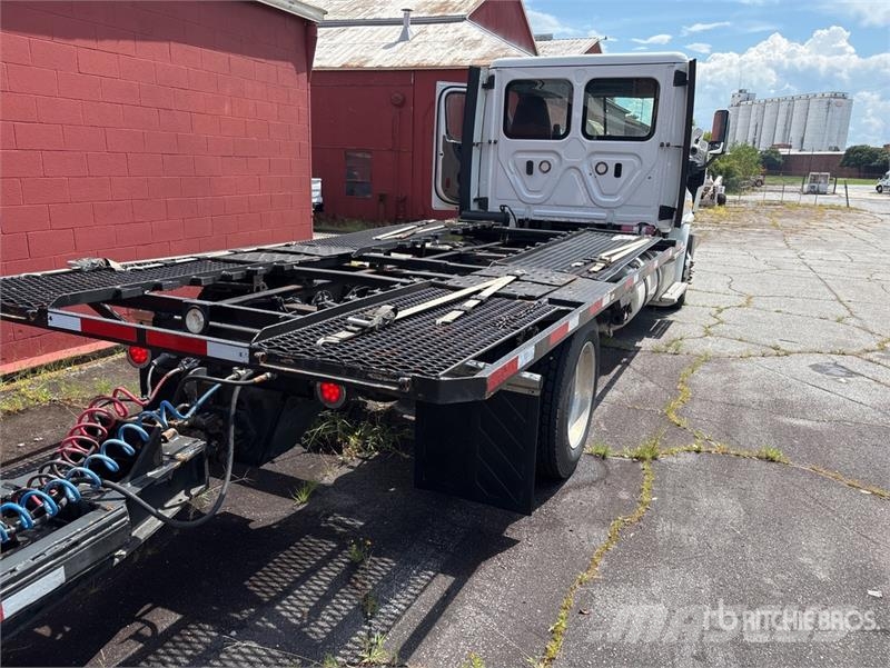 Freightliner Cascadia 113 Camiones portacoches