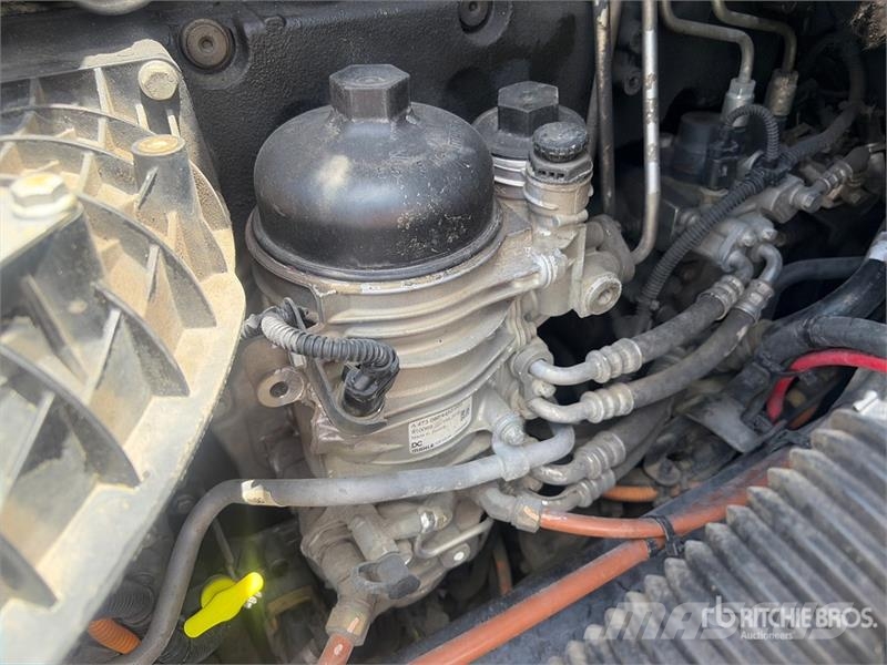 Freightliner Cascadia 126 6x4 T/A Sleeper Truck Tractor Седельные тягачи