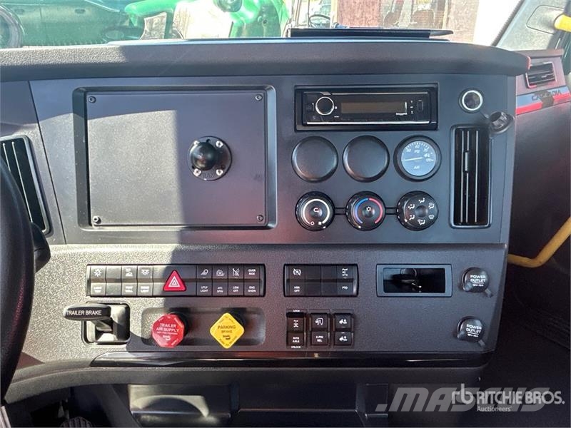 Freightliner Cascadia 126 Τράκτορες