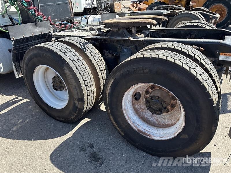 Freightliner Cascadia 125 6x4 T/A Sleeper Truck Tractor Sattelzugmaschinen
