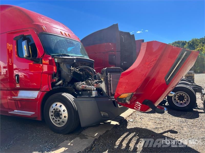 Freightliner Cascadia 126 Тягачі
