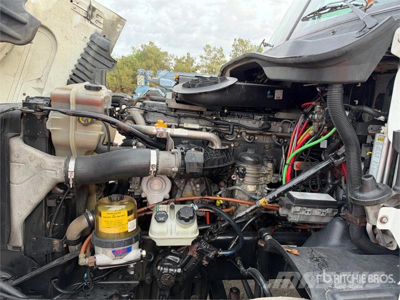 Freightliner Cascadia 125 6x4 T/A Sleeper Truck Tractor Sattelzugmaschinen
