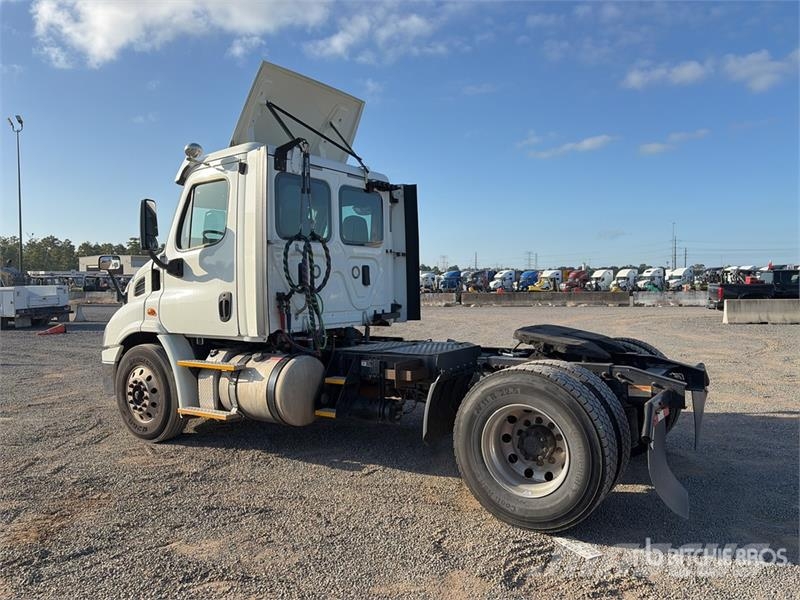 Freightliner Cascadia 113 Vetopöytäautot