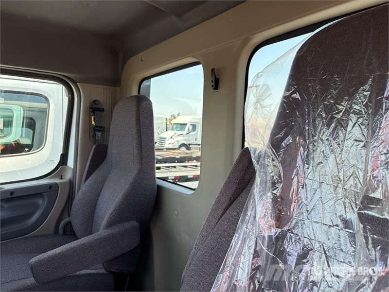 Freightliner Cascadia 113 Camiones portacoches
