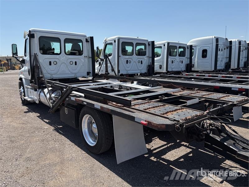 Freightliner Cascadia 113 Camiones portacoches