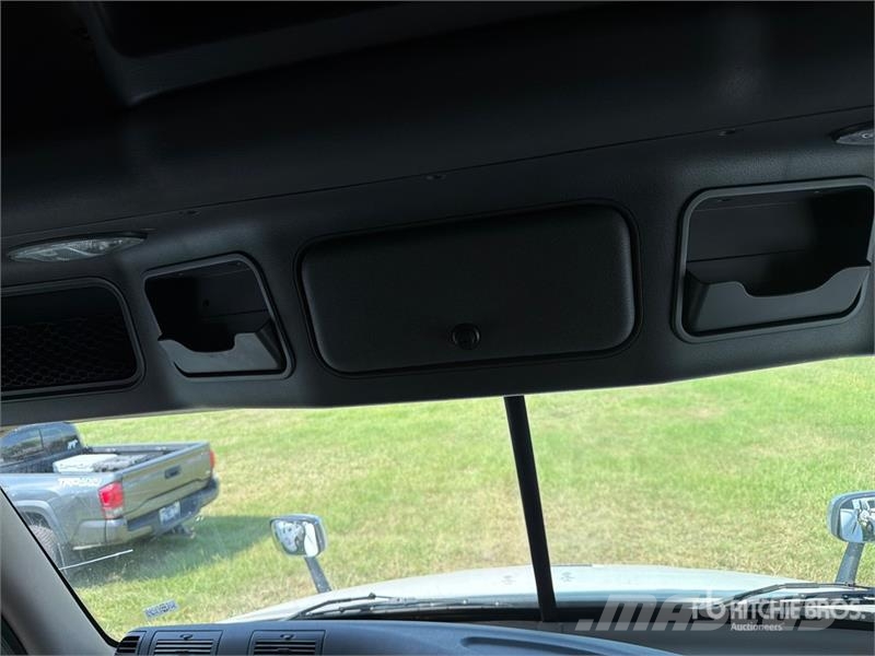 Freightliner Cascadia 113 6x4 Sleeper Car Carrier Truck Autotransporteri