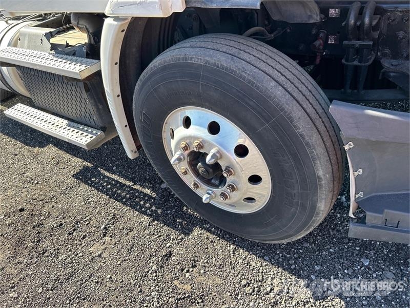 Freightliner Cascadia 113 Trekkers