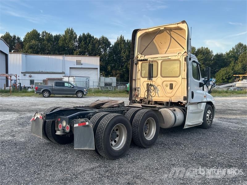 Freightliner Cascadia 125 Τράκτορες