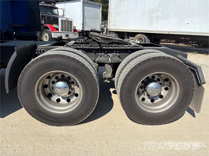 Freightliner Cascadia T/A Sleeper Truck Tractor 6x4 T/A Sleeper Tractor Units