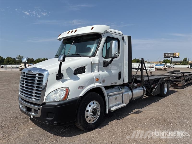 Freightliner Cascadia 113 Camiones portacoches