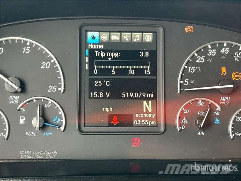 Freightliner Cascadia 126 6x4 T/A Sleeper Truck Tractor Vilcēji