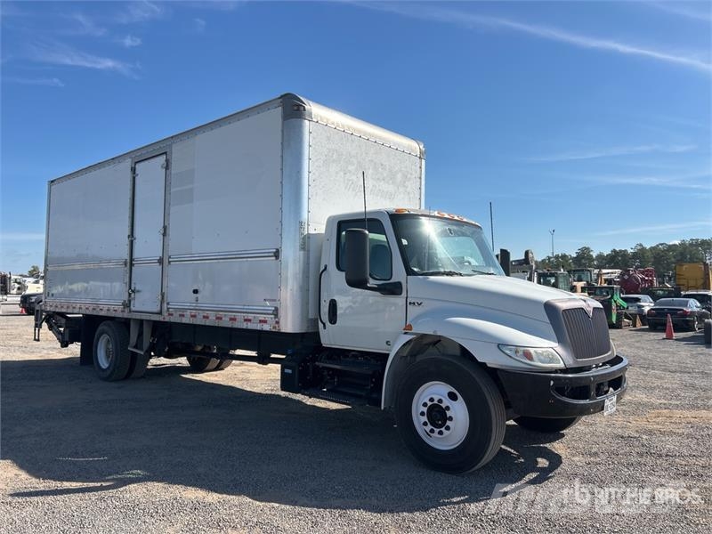 Freightliner Cascadia 126 탑차 트럭