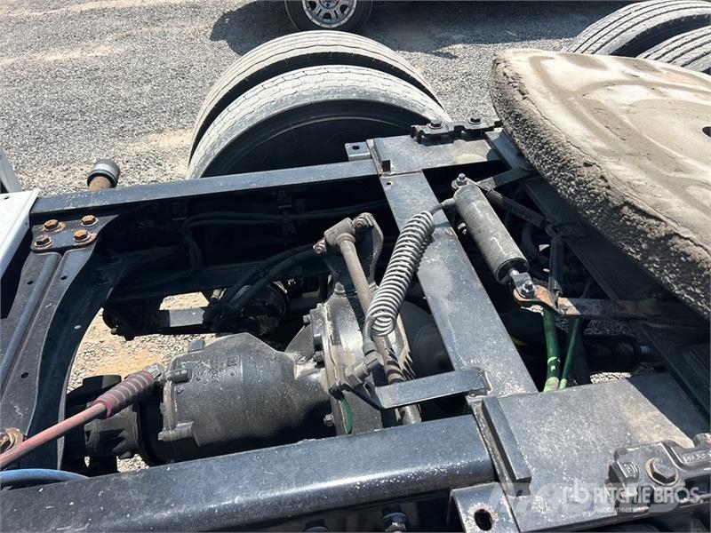 Freightliner Cascadia 126 6x4 T/A Sleeper Truck Tractor وحدات الجر
