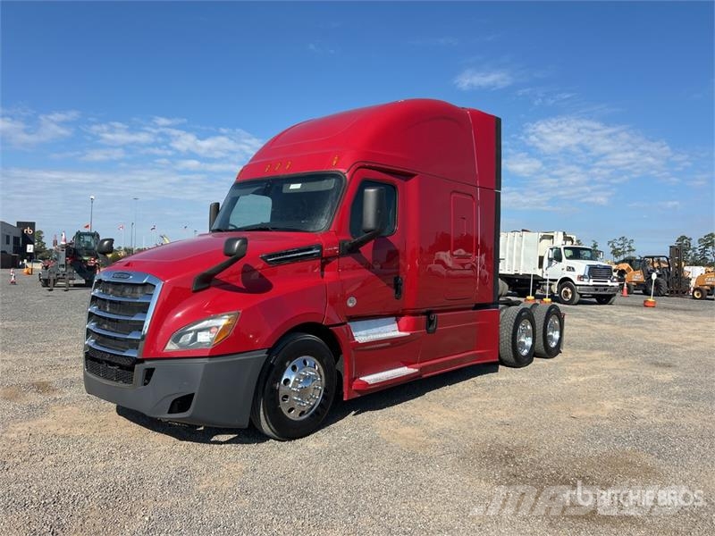 Freightliner Cascadia 126 6x4 T/A Sleeper Truck Tractor Trekkers