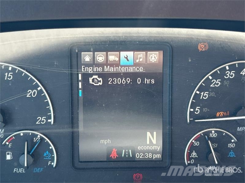 Freightliner Cascadia 126 6x4 T/A Sleeper Truck Tractor Седельные тягачи