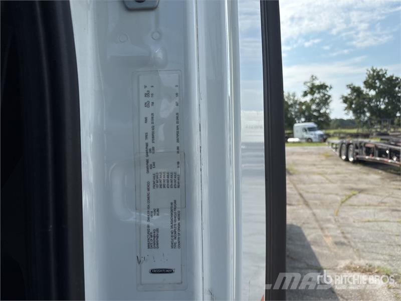 Freightliner Cascadia 113 Camiones portacoches