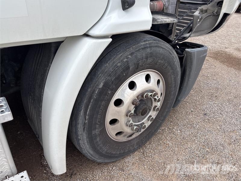 Freightliner Cascadia 113 Sadulveokid