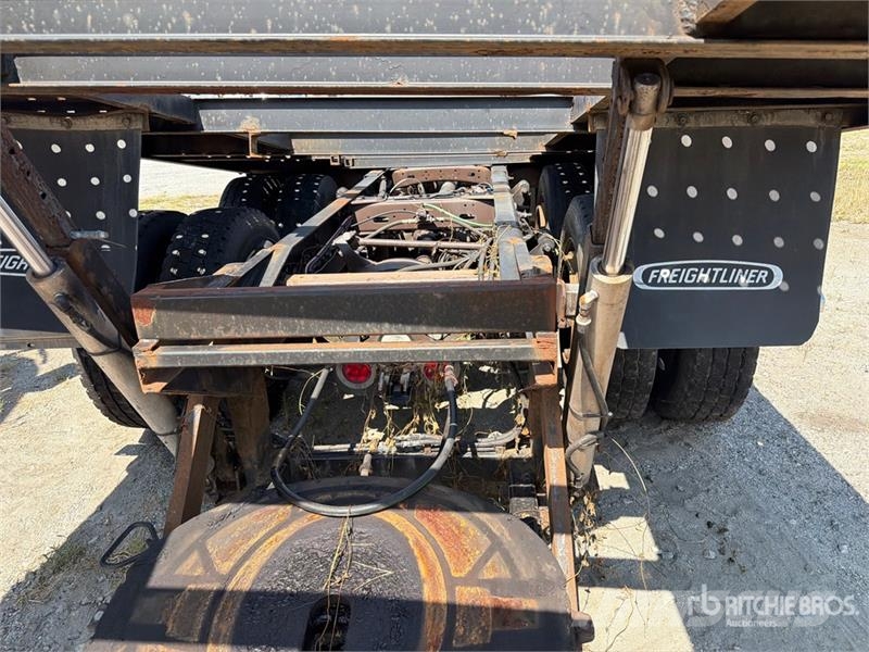 Freightliner Cascadia 113 6x4 Sleeper Car Carrier Truck Camiones portacoches