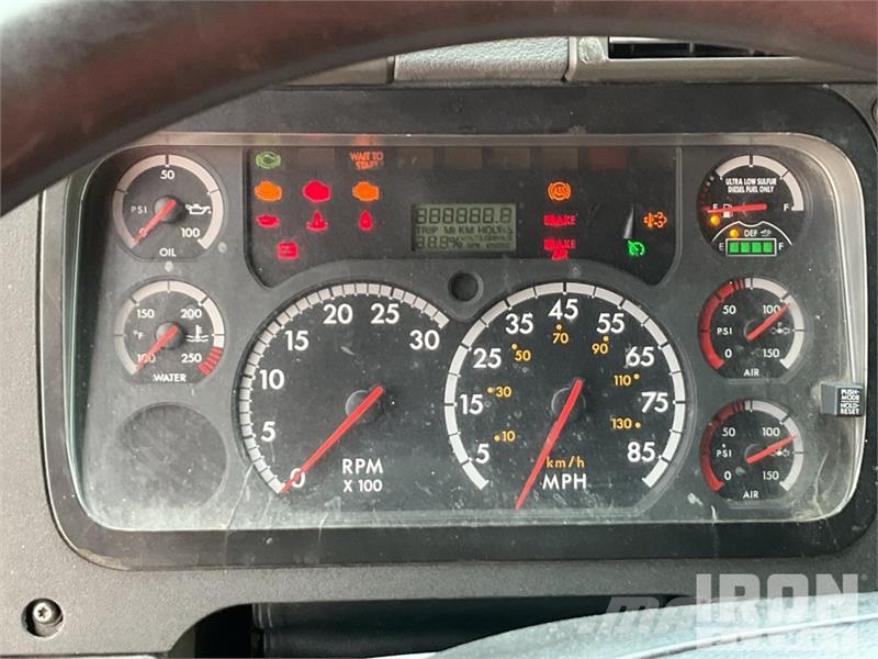 Freightliner Cascadia 125 6x4 T/A Sleeper Truck Tractor Vilcēji