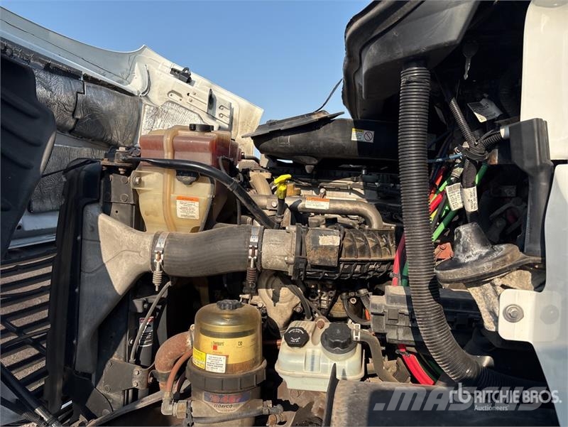 Freightliner Cascadia 113 Camiones portacoches