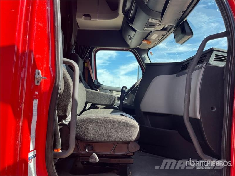 Freightliner Cascadia 126 Autotractoare
