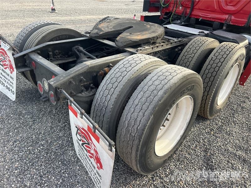 Freightliner Cascadia 125 6x4 T/A Sleeper Truck Tractor Vilcēji