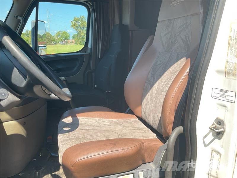 Freightliner Cascadia 113 6x4 Sleeper Car Carrier Truck Evakuatori