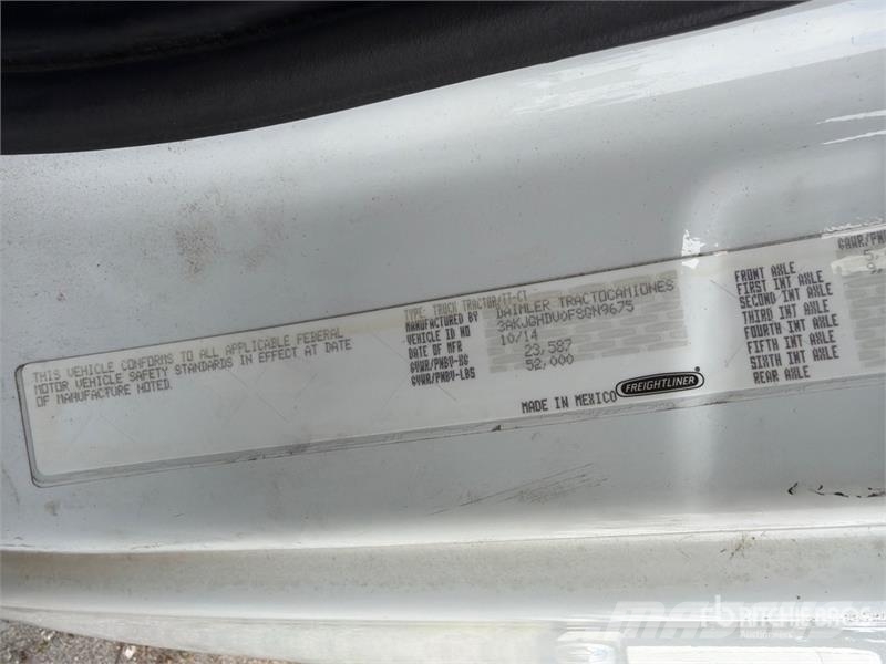Freightliner Cascadia 113 6x4 Sleeper Car Carrier Truck Trasportatore per veicoli
