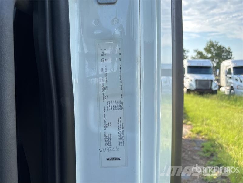 Freightliner Cascadia 113 Camiones portacoches