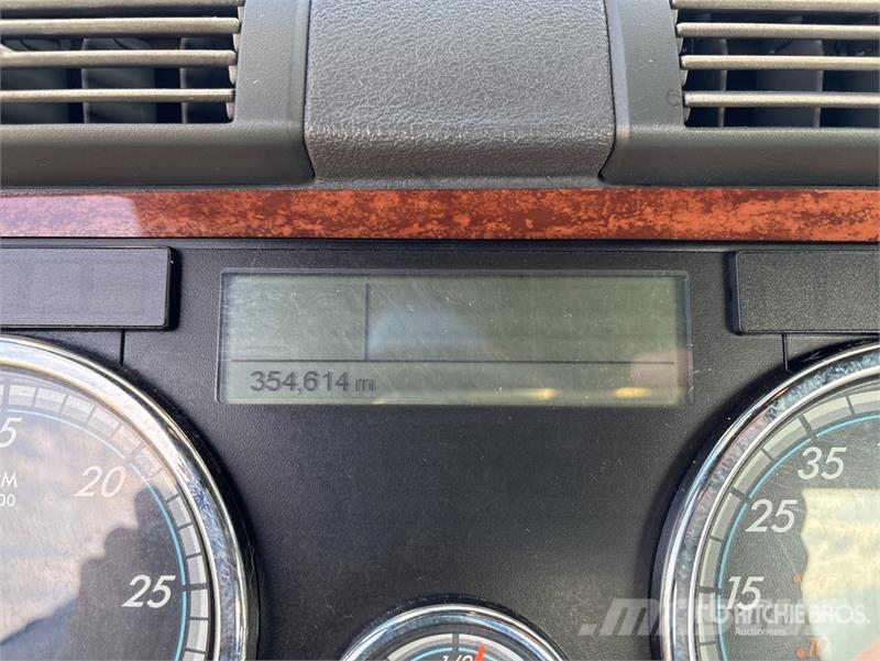 Freightliner Cascadia 113 Camiones portacoches