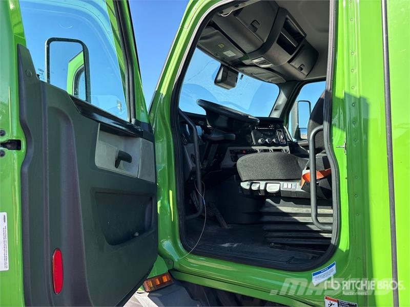 Freightliner Cascadia 116 Trekkers