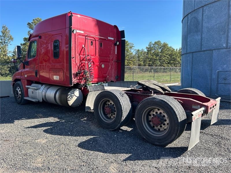 Freightliner Cascadia 125 Vilcēji