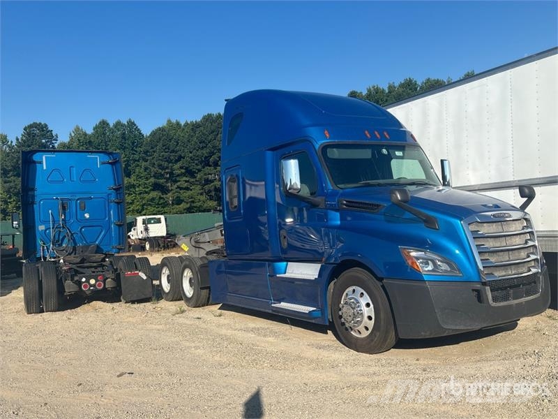 Freightliner Cascadia 126 6x4 T/A Sleeper Truck Tractor (Inoper Τράκτορες