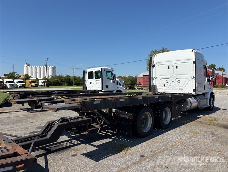 Freightliner Cascadia 113 6x4 Car Carrier Truck Autovežiai