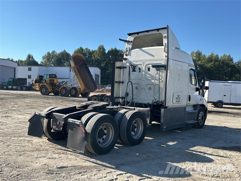 Freightliner Cascadia 113 Sattelzugmaschinen