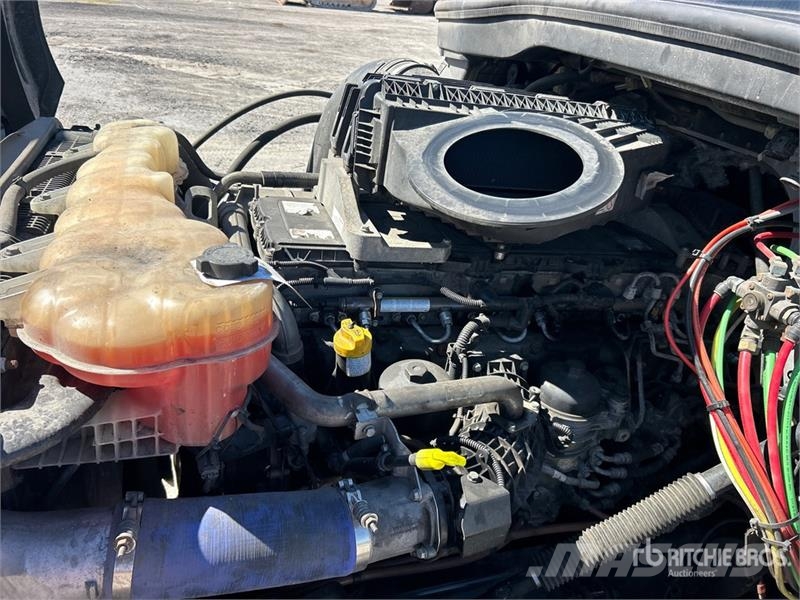 Freightliner Cascadia 126 6x4 T/A Sleeper Truck Tractor Седельные тягачи