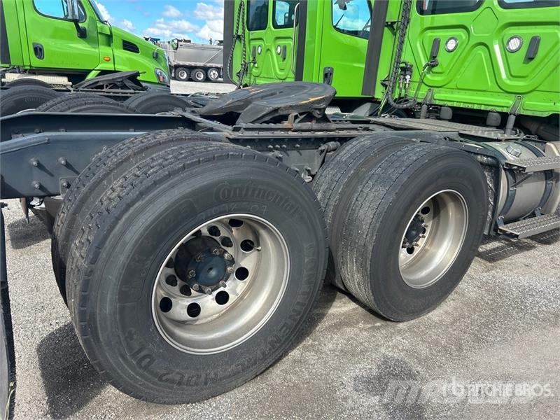 Freightliner Cascadia 116 وحدات الجر