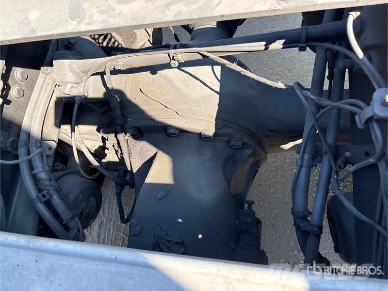 Freightliner Cascadia T/A Sleeper Truck Tractor 6x4 T/A Sleeper Tractor Units