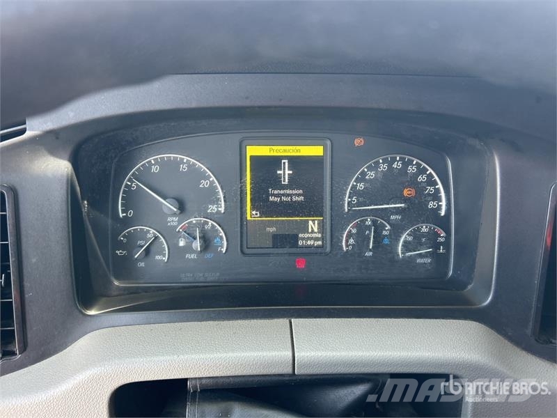 Freightliner Cascadia 126 6x4 T/A Sleeper Truck Tractor وحدات الجر