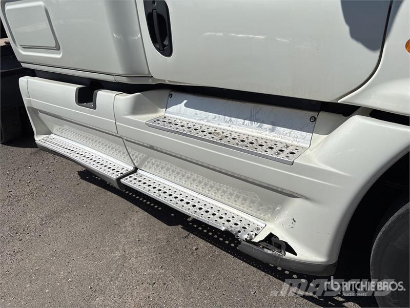 Freightliner Cascadia 125 6x4 T/A Sleeper Truck Tractor Sattelzugmaschinen