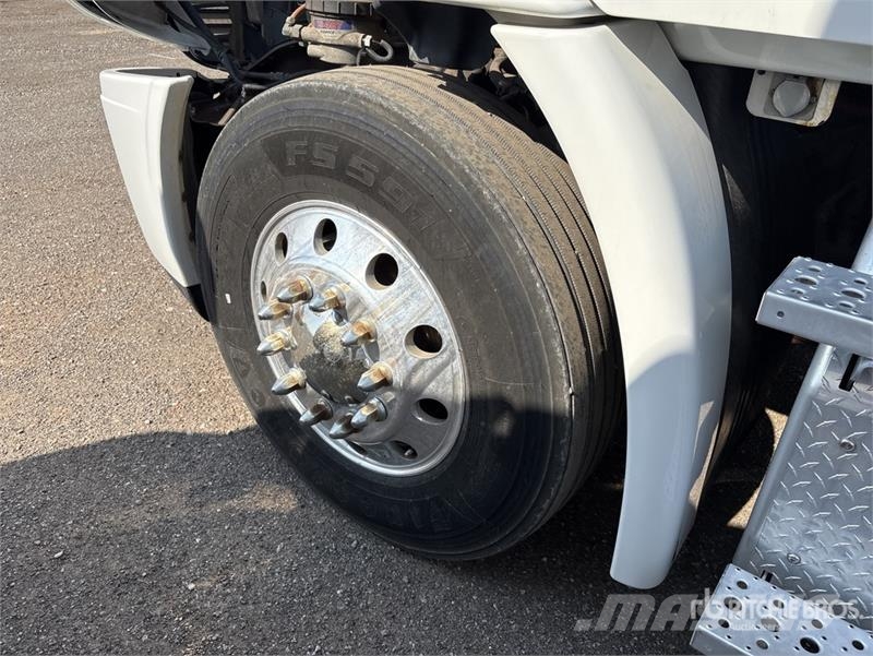 Freightliner Cascadia 113 Camiones portacoches