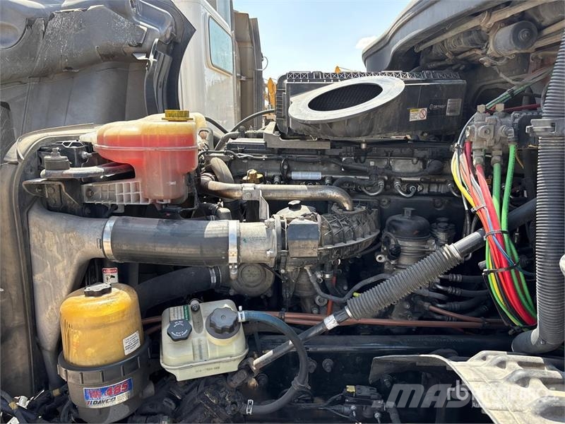 Freightliner Cascadia 126 6x4 T/A Sleeper Truck Tractor Prime Movers
