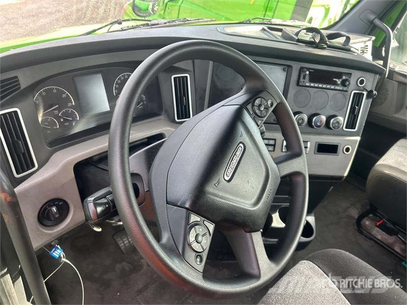 Freightliner Cascadia 116 Trekkers