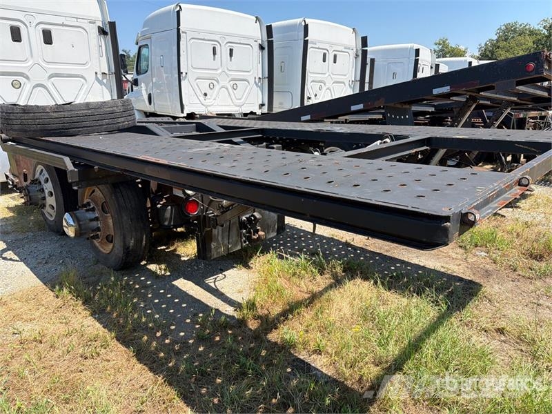 Freightliner Cascadia 113 6x4 Sleeper Car Carrier Truck (Inoper Camiones portacoches
