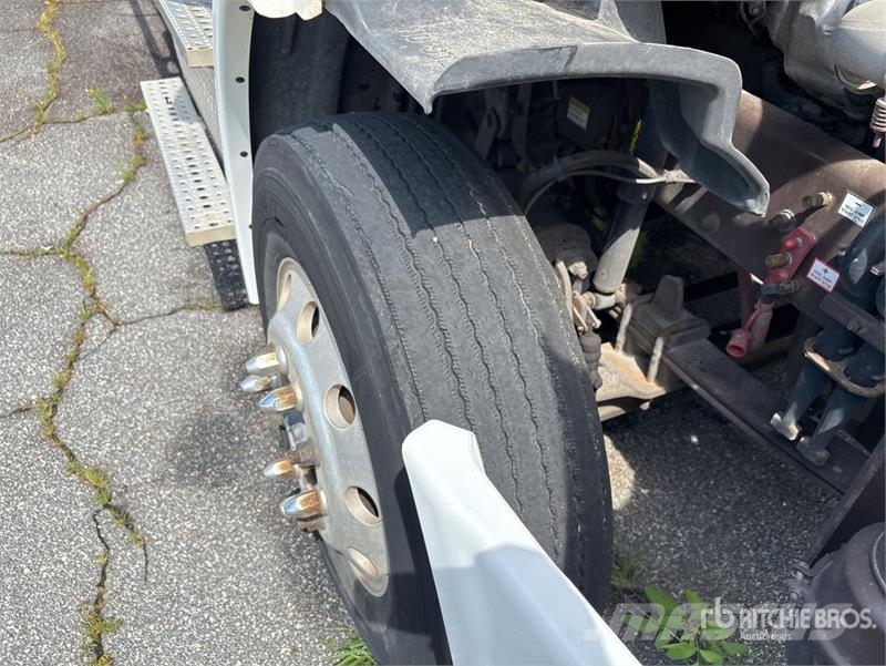 Freightliner Cascadia 113 Camiones portacoches