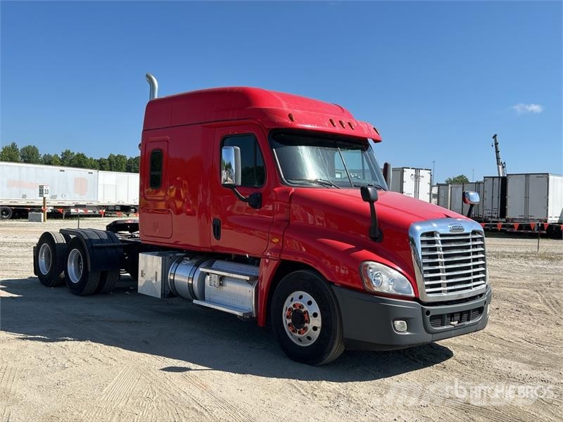 Freightliner Cascadia 125 6x4 6x4 T/A Sleeper Truck Tractor Седельные тягачи