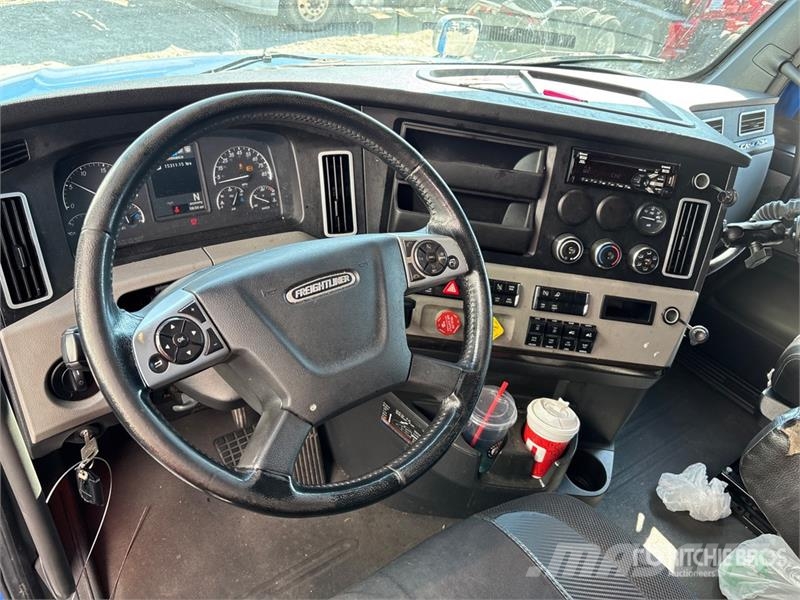Freightliner Cascadia T/A Sleeper Truck Tractor 6x4 T/A Sleeper Tractor Units