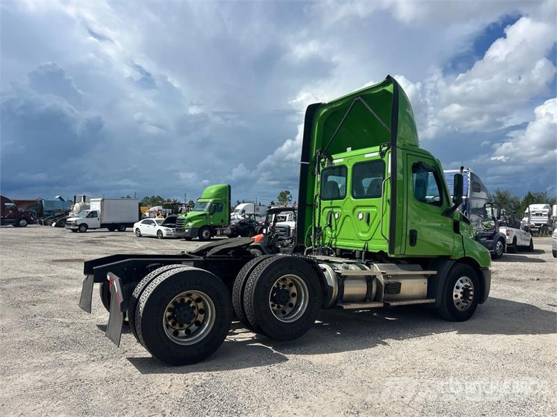 Freightliner Cascadia 116 Vlačilci